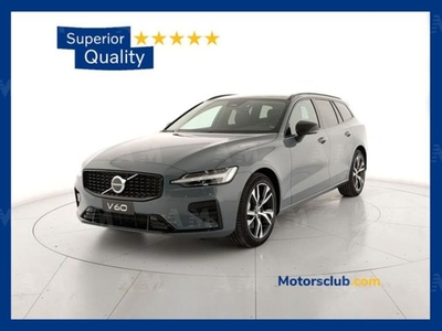 Volvo V60 B4 (d) automatico Plus Dark nuovo