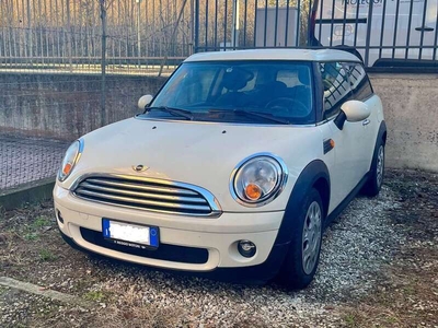 Usato 2010 Mini Cooper Clubman 1.6 Benzin 122 CV (8.500 €)