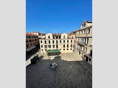 Appartamento in Vendita a Venezia, 550'000€, 97 m²