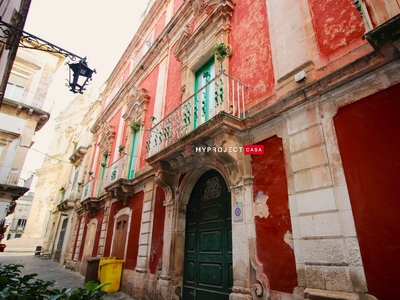 Palazzo in Via Cirillo a Martina Franca