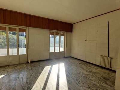 Quadrilocale in Vendita a Reggio Calabria, 135'000€, 153 m²