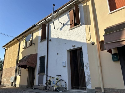 Quadrilocale in Via Massarenti in zona Quartesana a Ferrara