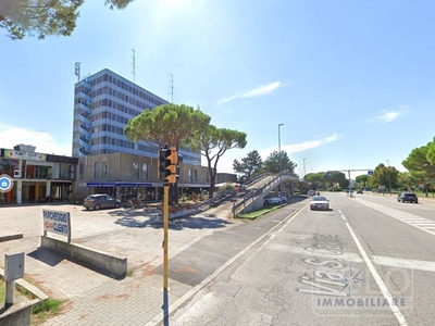 Ufficio in Vendita a Ravenna, 3'650'000€, 3825 m²