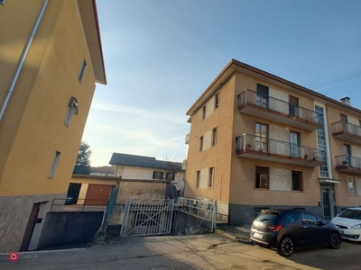 Appartamento in Affitto in Via Federico Petiva 13 a Biella