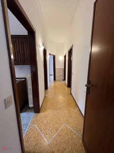 Appartamento in Affitto in Viale SAN BARTOLOMEO a La Spezia