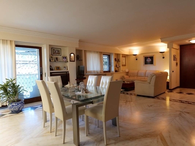 Appartamento in Via Enrico Bottiglieri 17 in zona Ginestre , Sala Abbagnano , Panoramica , Casa Manzo a Salerno