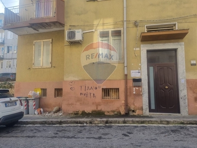 Appartamento in Via Rosso di San Secondo, Ragusa, 5 locali, 1 bagno