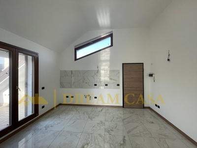 Bilocale in Via C.B. Cavour, Cassina de' Pecchi, 1 bagno, con box