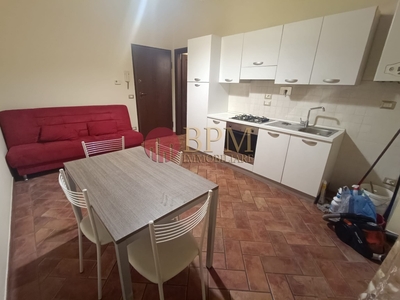 Bilocale in Via Micali, Livorno, 1 bagno, con box, arredato, 47 m²