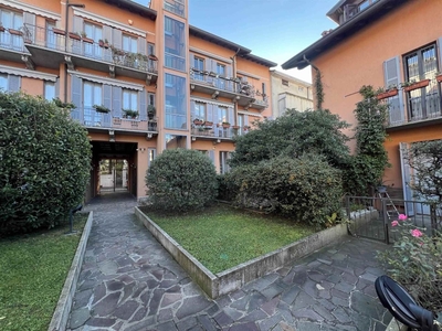 Bilocale in Via Raffaello Sanzio 6, Monza, 1 bagno, 82 m², ascensore