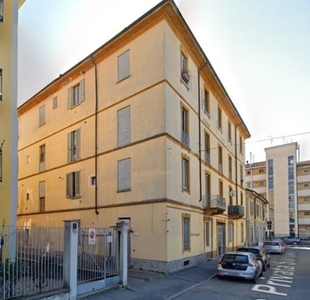 Bilocale in Via Samuele Mazzucchelli, Milano, 1 bagno, 46 m², 1° piano