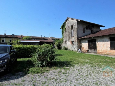 Casa Bi - Trifamiliare in Vendita a Rivignano Teor Rivignano - Centro