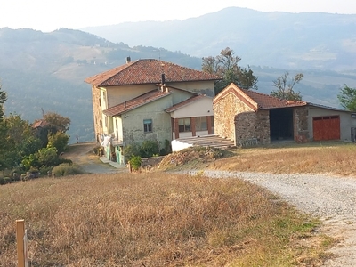 Casa colonica a Valsamoggia, 12 locali, con box, arredato, 500 m²