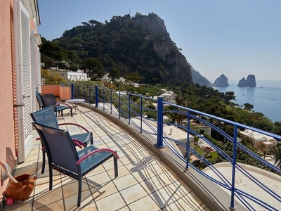Casa indipendente in Affitto in Via Marina Piccola a Capri