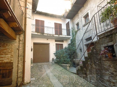 Casa indipendente in Vendita a Mergozzo Mergozzo - Centro