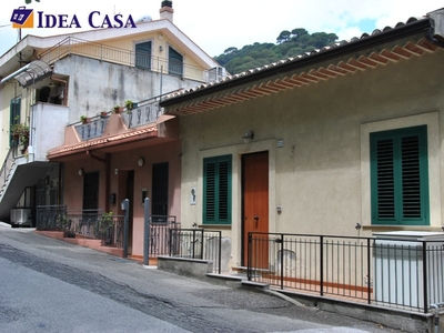Casa indipendente in Via Palermo alta (Scala Ritiro), Messina, 1 bagno