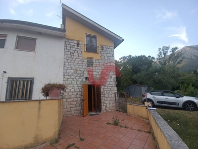 Casa semindipendente in Carpineto, Vitulano, 4 locali, 1 bagno, 70 m²