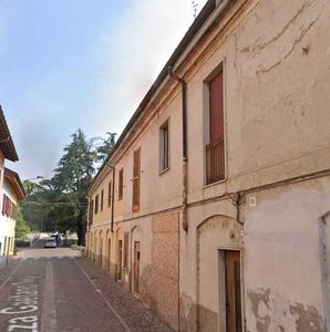 Casale in Vendita a Cassinetta di Lugagnano Via Roma