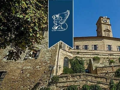 Castello di 7000 mq in vendita - Montiglio, Piemonte