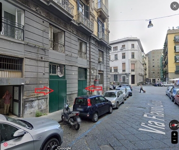 Negozio/Locale commerciale in Affitto in Via Flavio Gioia a Napoli