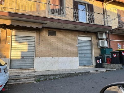 Negozio/Locale commerciale in Affitto in Viale 1 Maggio a Marino