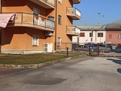 posto auto coperto in affitto a Lecco