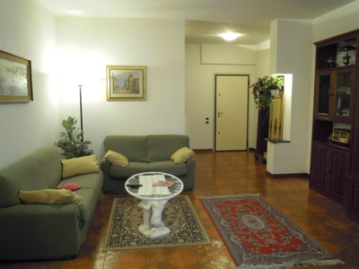 Quadrilocale ad Ancona, 2 bagni, posto auto, 147 m², 2° piano