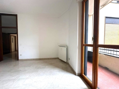 Quadrilocale in Via Brea snc, Imperia, 1 bagno, 80 m², 1° piano