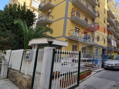 Quadrilocale in Via Filippo Di Giovanni, Palermo, 2 bagni, 135 m²