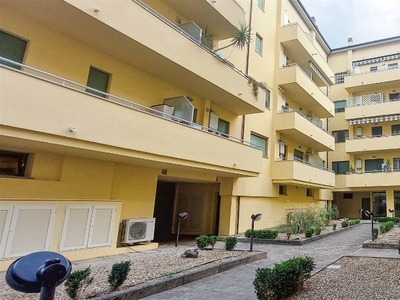 Quadrilocale in Via Kassell 20, Firenze, 2 bagni, 100 m², 2° piano