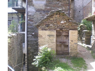 Rustico/Casale in vendita a Aurano, Via Vittorio Veneto 7