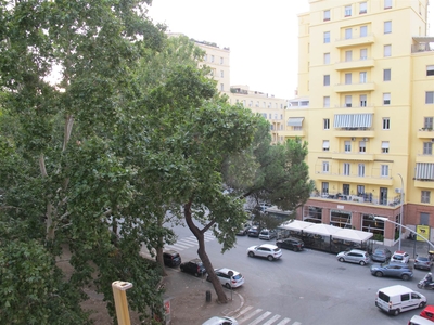 Trilocale in Piazza Ragusa 12 a Roma