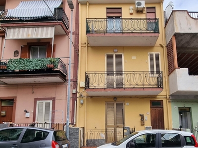 Trilocale in Via comunale santo 412, Messina, 1 bagno, 70 m², 1° piano