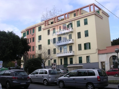 Trilocale in Viale Mario Rapisardi, Catania, 1 bagno, posto auto