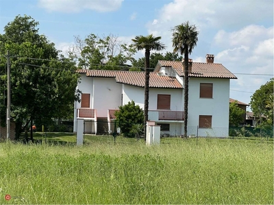 Villa in Affitto in a Ferrara