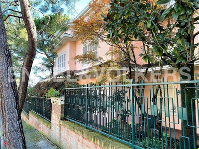 Villa in Affitto in Via Giovanni XXIII a Civitanova Marche