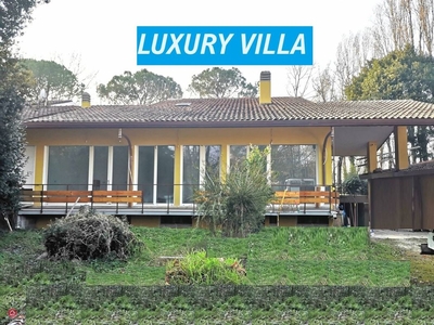 Villa in Affitto in Via Ravegnana a Ravenna