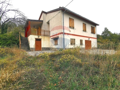 Villa in Via Della Pineta, Rosello, 5 locali, 2 bagni, con box, 140 m²