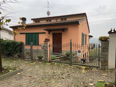 Villa in Via Roma a Castana