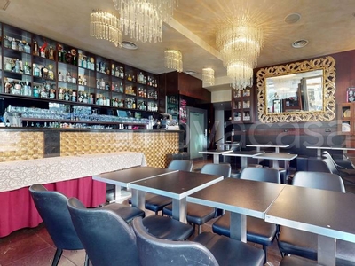 Bar in vendita a Milano via Giuseppe Francesco Piermarini