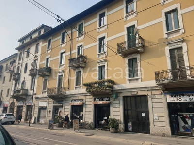 Bar in vendita a Milano via Luigi Ornato