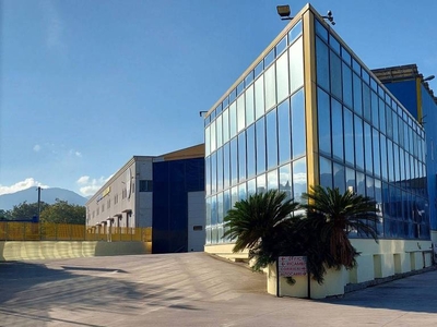 Capannone Industriale in in vendita da privato a Fisciano via Consortile, 3
