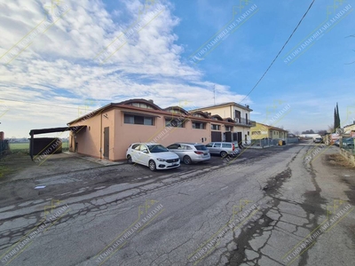 Capannone Industriale in vendita a Castelfranco Emilia via Guido Reni, 47