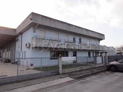 Capannone Industriale in vendita a Forlì via Ettore Benini,45