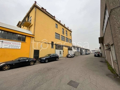 Capannone Industriale in vendita a Lainate via Alcide De Gasperi, 29