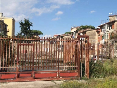 Capannone Industriale in vendita a Napoli viale della Villa Romana