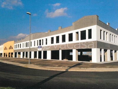 Capannone Industriale in vendita a Pagnacco via Des Giavis