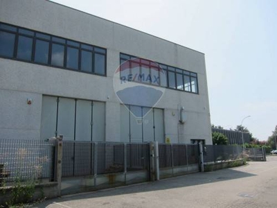 Capannone Industriale in vendita a Peschiera Borromeo via canzo, 6A