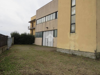 Capannone Industriale in vendita a Rosate via Alcide De Gasperi, 1