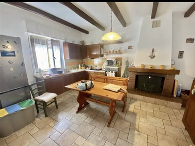 Casa semi indipendente in vendita a Castelnuovo Magra La Spezia Palvotrisia